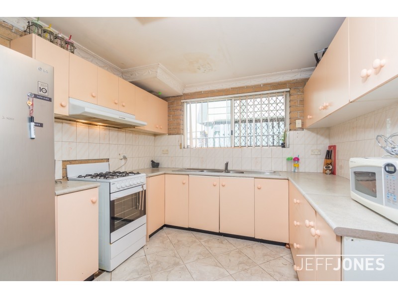 2/46 Carl Street, Woolloongabba QLD 4102