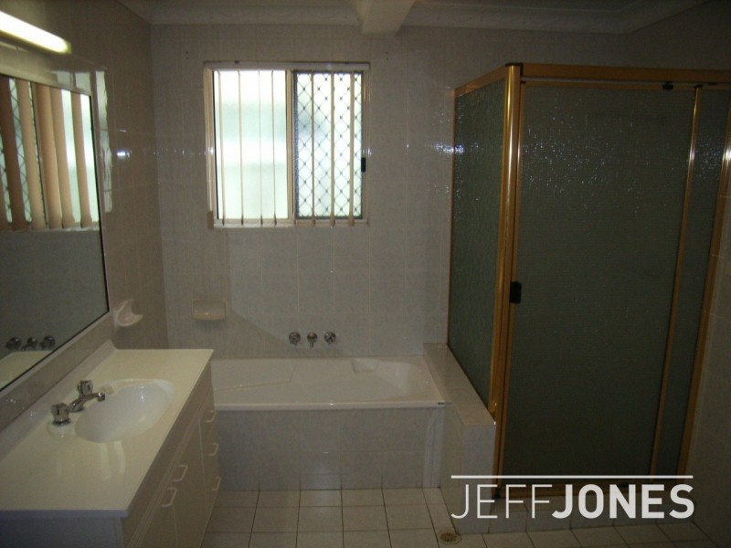 2/46 Carl Street, Woolloongabba QLD 4102