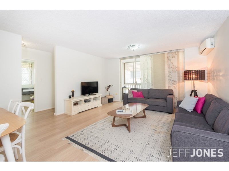 4/22 Raby Road, Coorparoo QLD 4151
