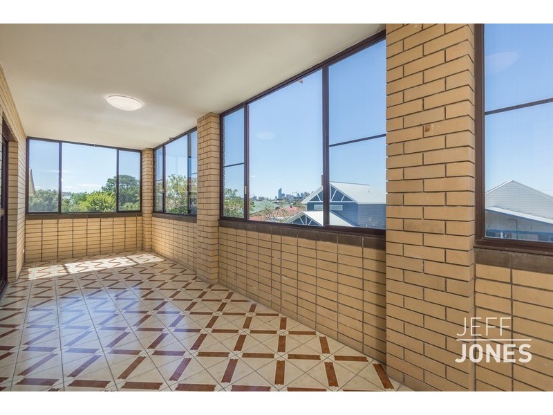 2/30 Vine Street, Greenslopes QLD 4120
