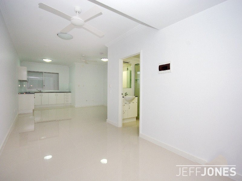 8/12 Old Cleveland Road, Greenslopes QLD 4120