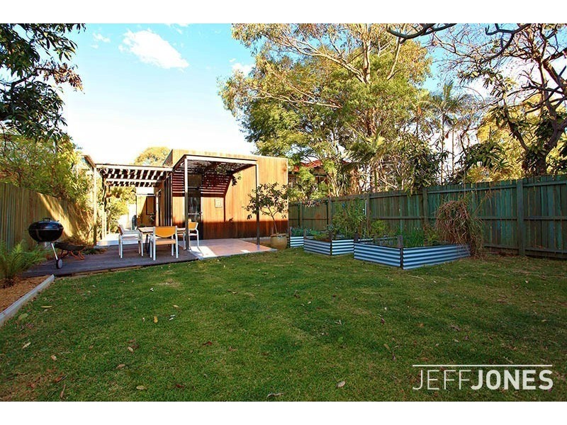 31 Baron Street, Greenslopes QLD 4120