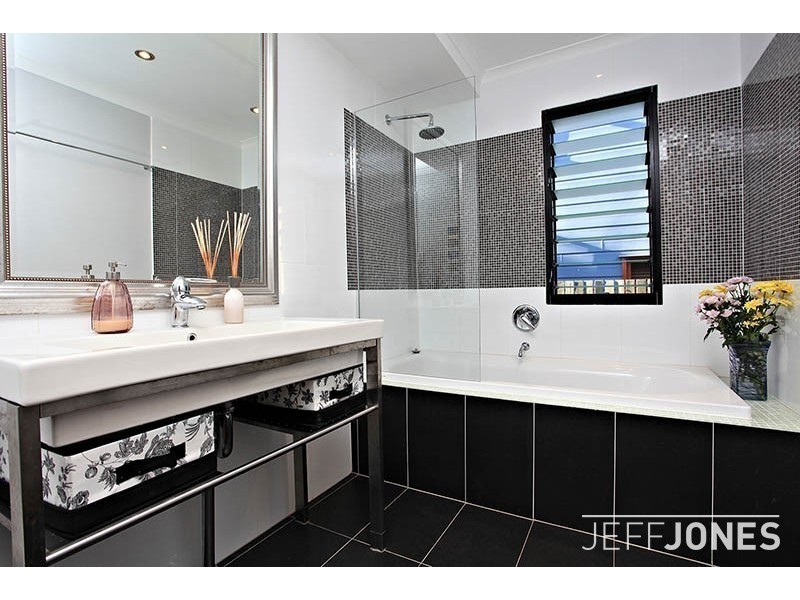 31 Baron Street, Greenslopes QLD 4120