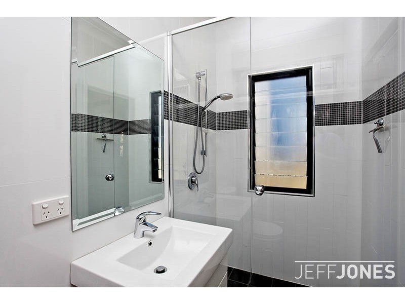 31 Baron Street, Greenslopes QLD 4120