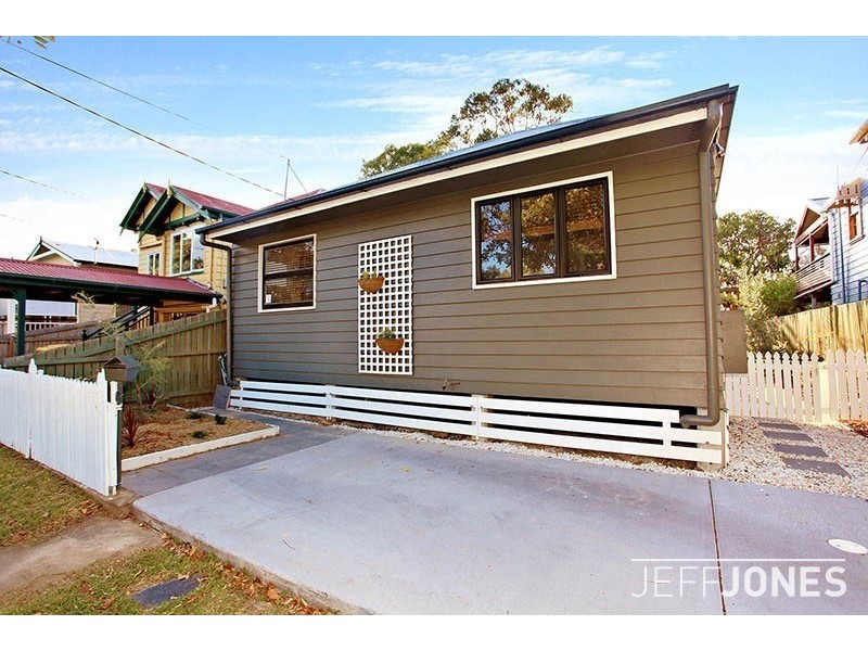 31 Baron Street, Greenslopes QLD 4120