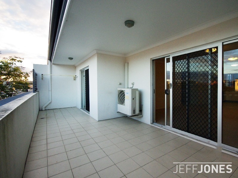 18/76 Old Cleveland Road, Greenslopes QLD 4120