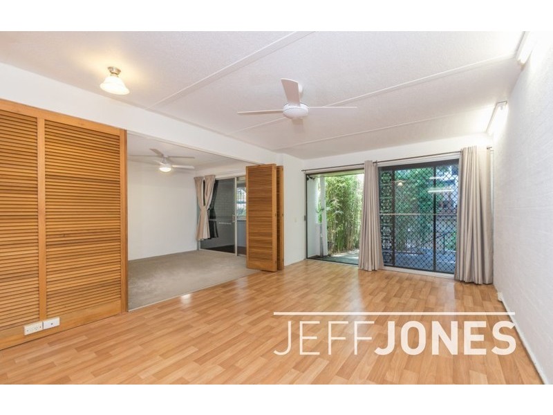 2/84 Rialto Street, Coorparoo QLD 4151