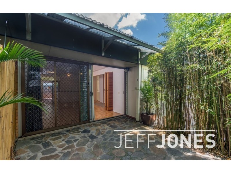 2/84 Rialto Street, Coorparoo QLD 4151