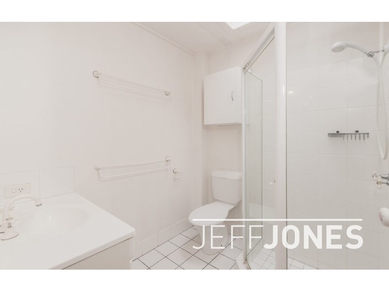 2/84 Rialto Street, Coorparoo QLD 4151