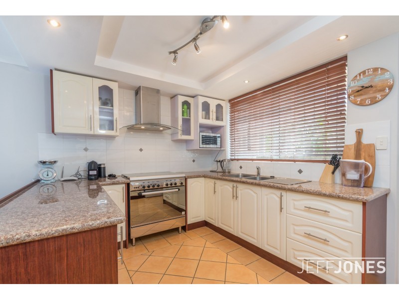 2/327A Cornwall Street, Greenslopes QLD 4120