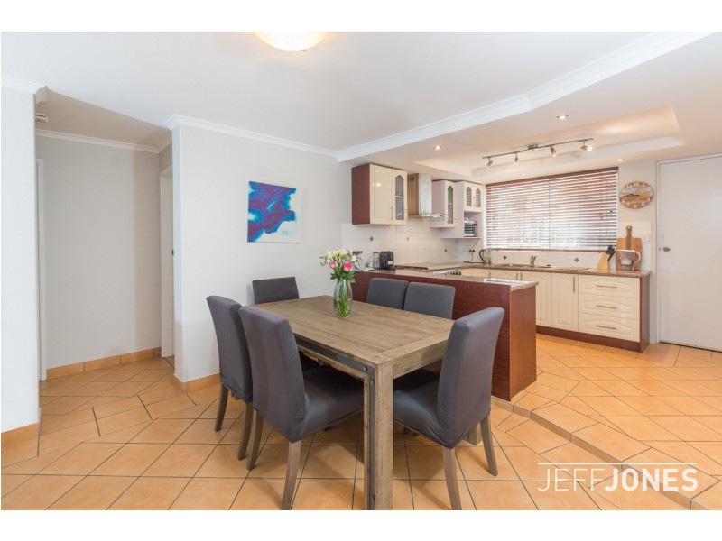 2/327A Cornwall Street, Greenslopes QLD 4120