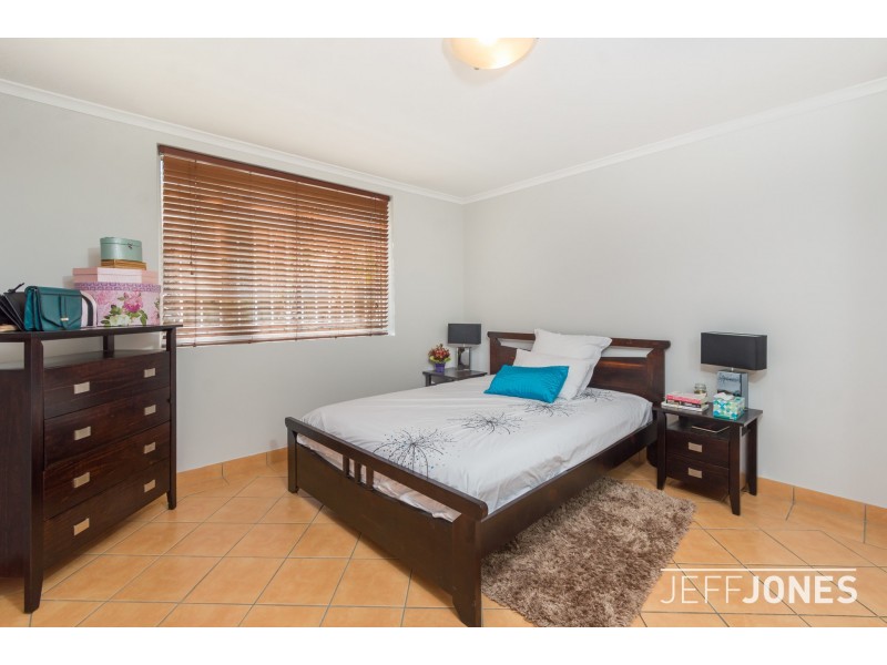 2/327A Cornwall Street, Greenslopes QLD 4120