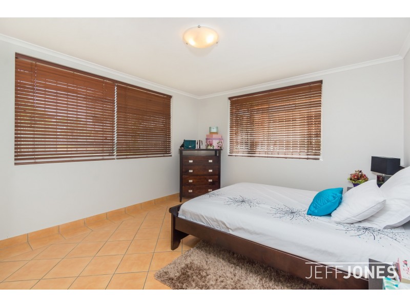 2/327A Cornwall Street, Greenslopes QLD 4120