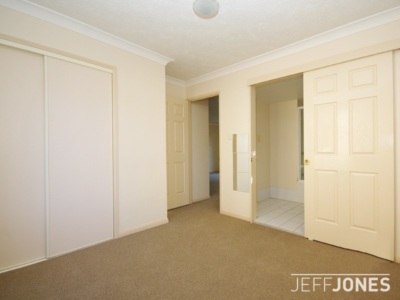 2/45 Macaulay Street, Coorparoo QLD 4151