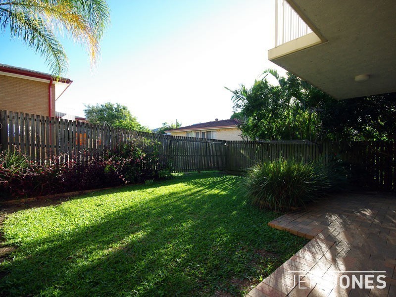 2/45 Macaulay Street, Coorparoo QLD 4151