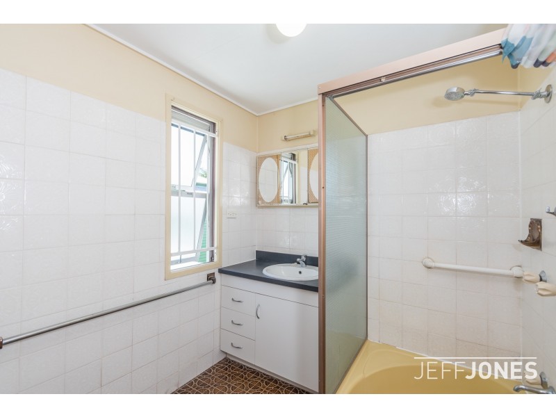 96 Peach Street, Greenslopes QLD 4120