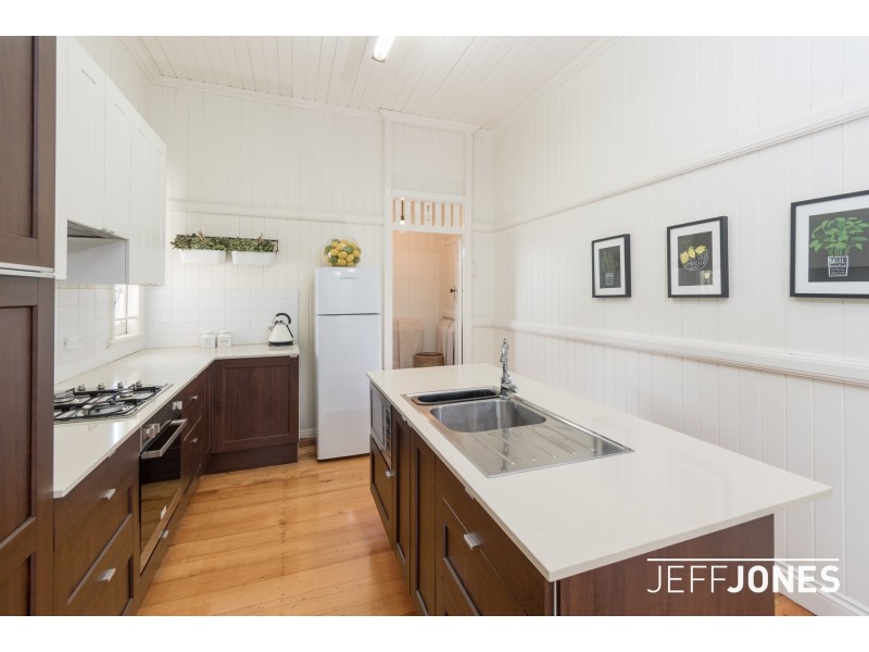 9 Rochdale Avenue, Tarragindi QLD 4121