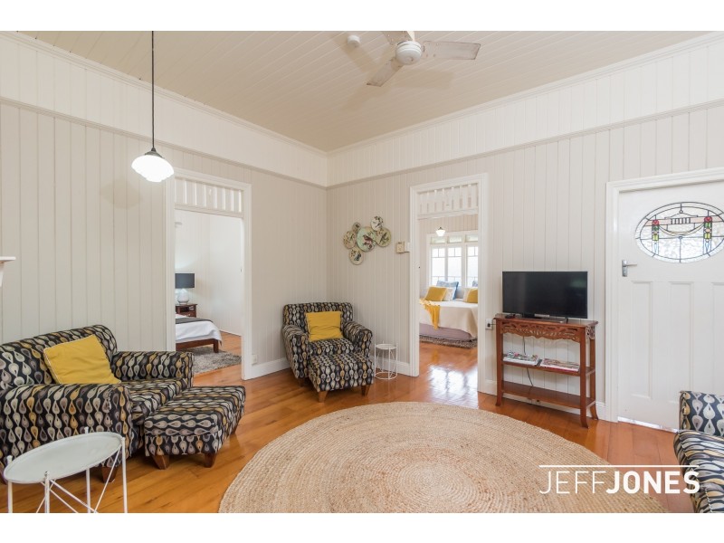 9 Rochdale Avenue, Tarragindi QLD 4121