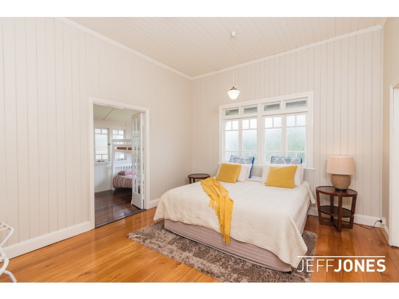 9 Rochdale Avenue, Tarragindi QLD 4121