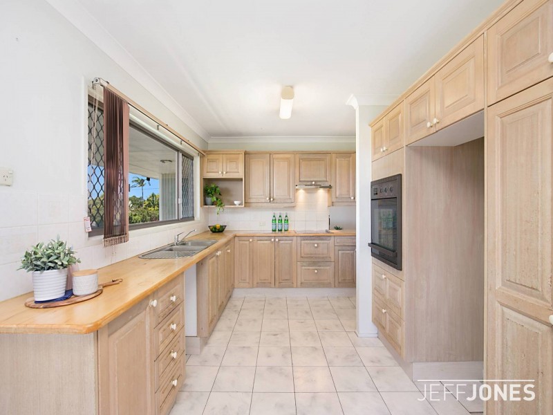 68 Mingera Street, Mansfield QLD 4122