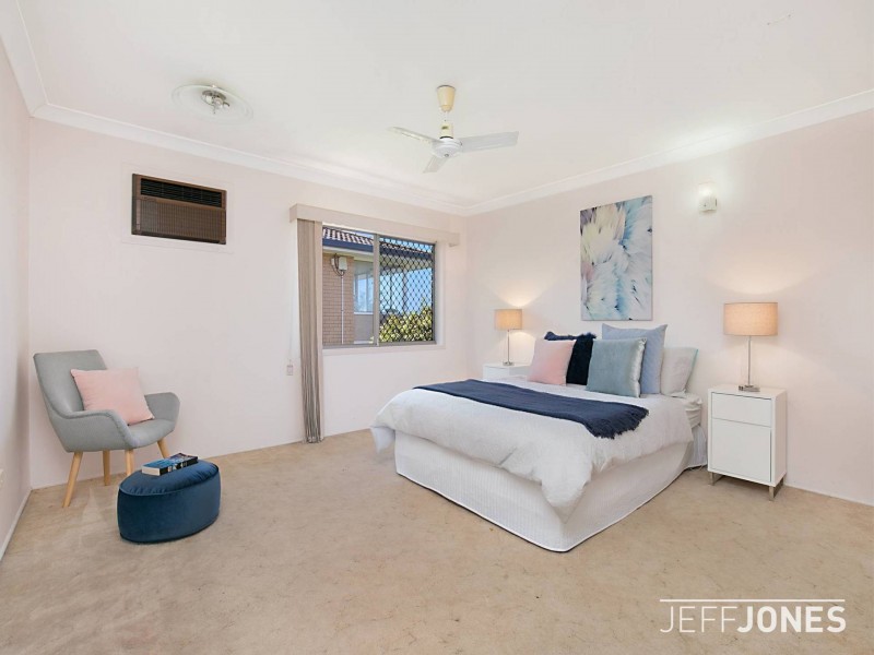 68 Mingera Street, Mansfield QLD 4122