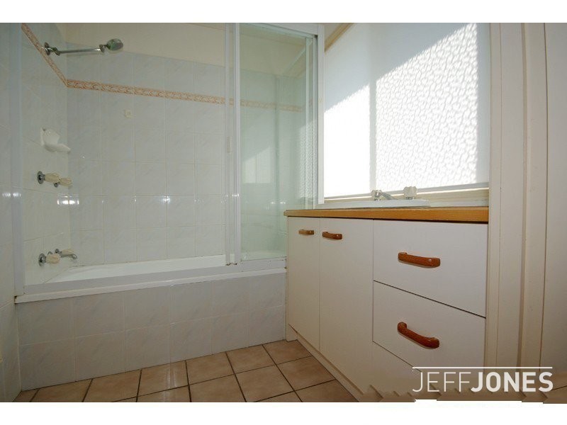 2/14 Hunter Street, Greenslopes QLD 4120