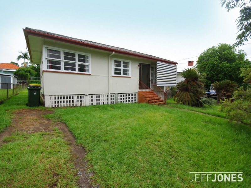 68 Hunter Street, Greenslopes QLD 4120