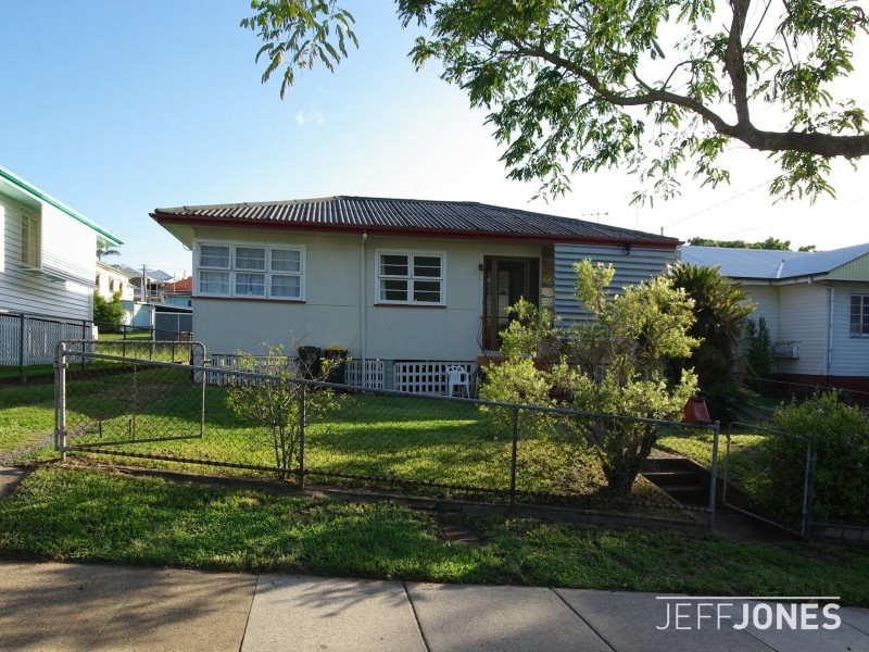 68 Hunter Street, Greenslopes QLD 4120