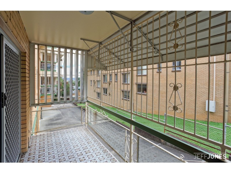 1/339 Cavendish Road, Coorparoo QLD 4151