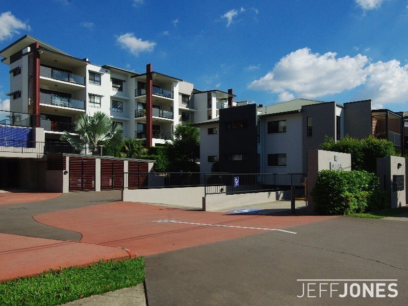 20/11 Kitchener Street, Coorparoo QLD 4151