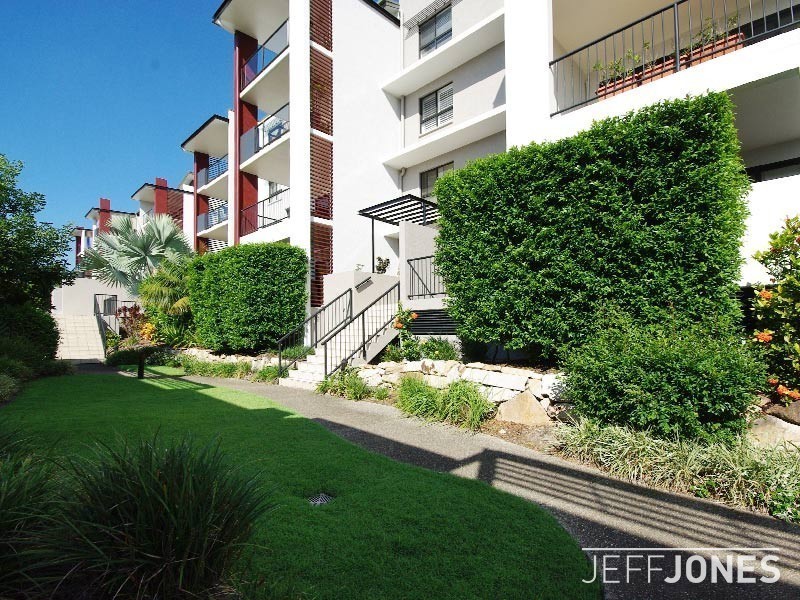 20/11 Kitchener Street, Coorparoo QLD 4151