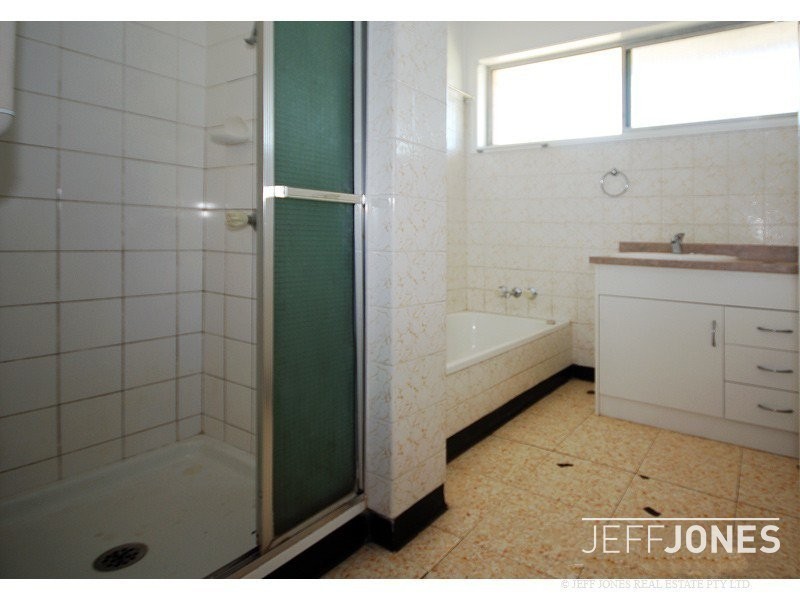 161 Fegen Drive, Moorooka QLD 4105