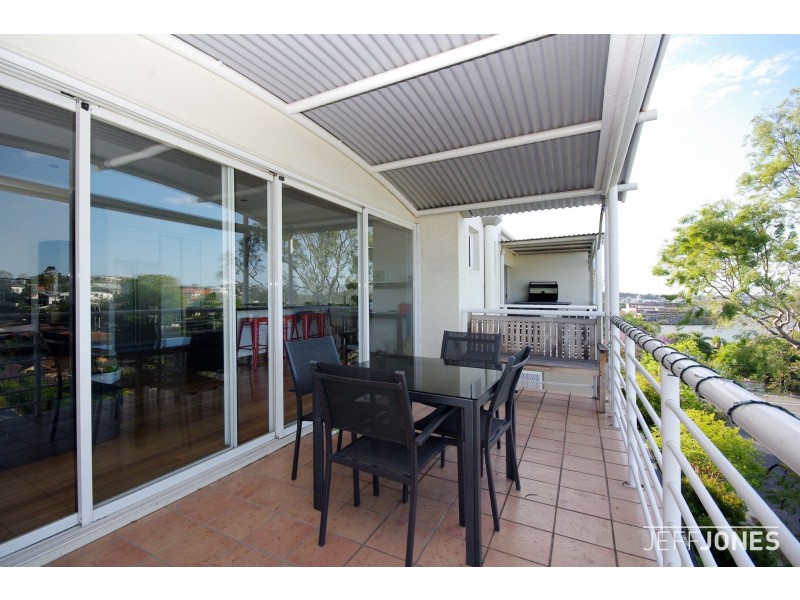 13/92-96 Norman Crescent, Norman Park QLD 4170