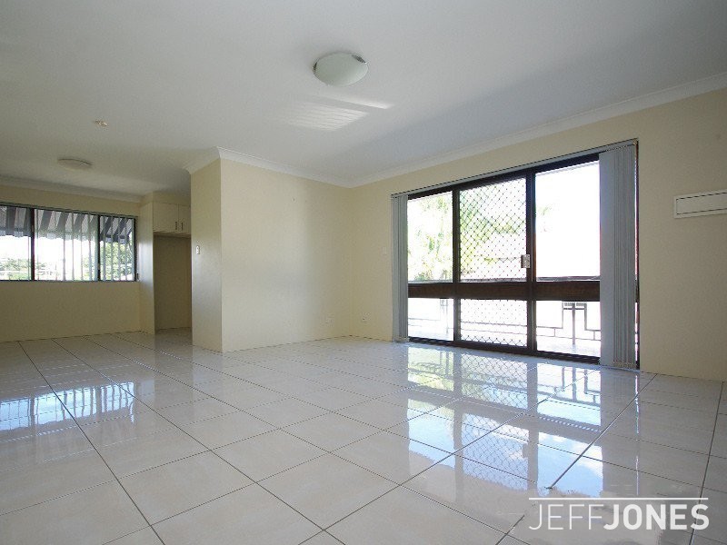 1/17 Logan Street, Greenslopes QLD 4120