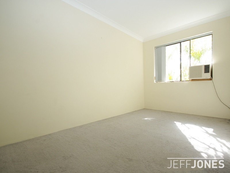 1/17 Logan Street, Greenslopes QLD 4120