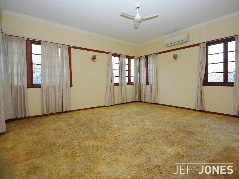 98 Earl Street, Greenslopes QLD 4120