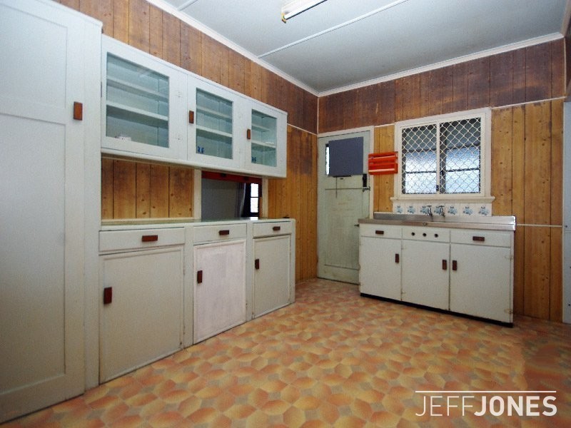 98 Earl Street, Greenslopes QLD 4120