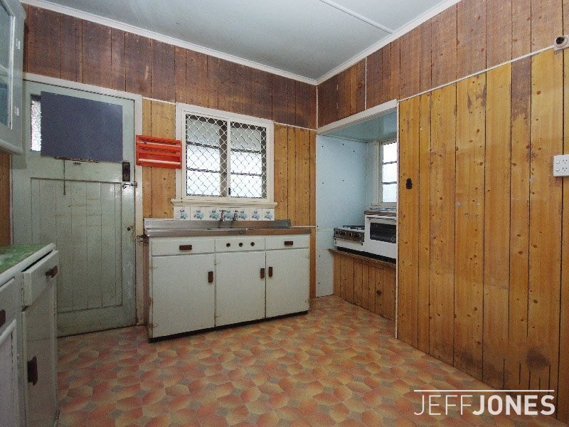 98 Earl Street, Greenslopes QLD 4120