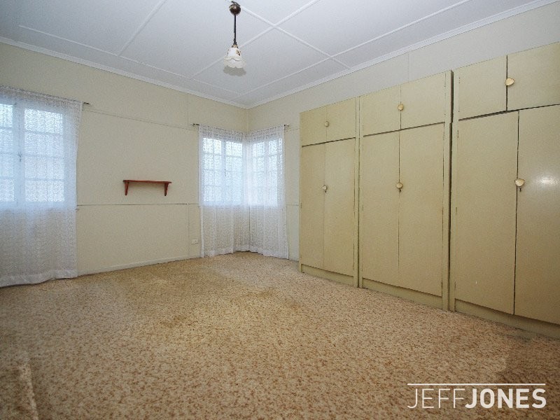 98 Earl Street, Greenslopes QLD 4120