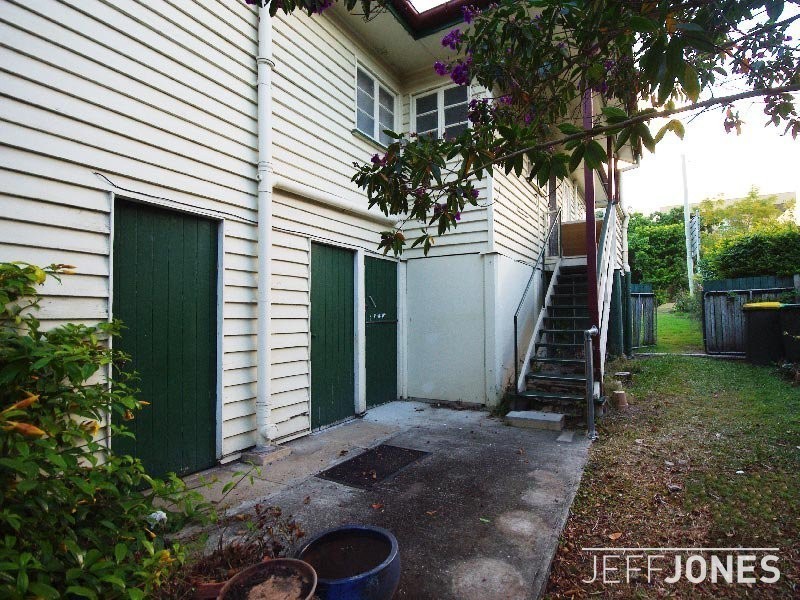 98 Earl Street, Greenslopes QLD 4120