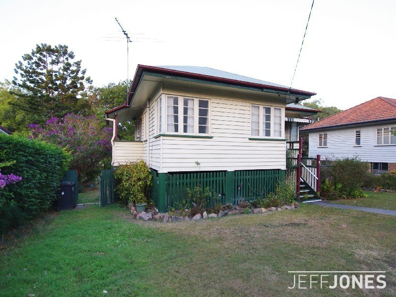 98 Earl Street, Greenslopes QLD 4120