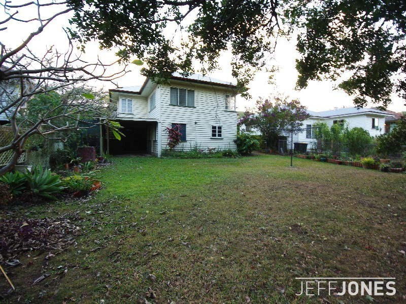 98 Earl Street, Greenslopes QLD 4120