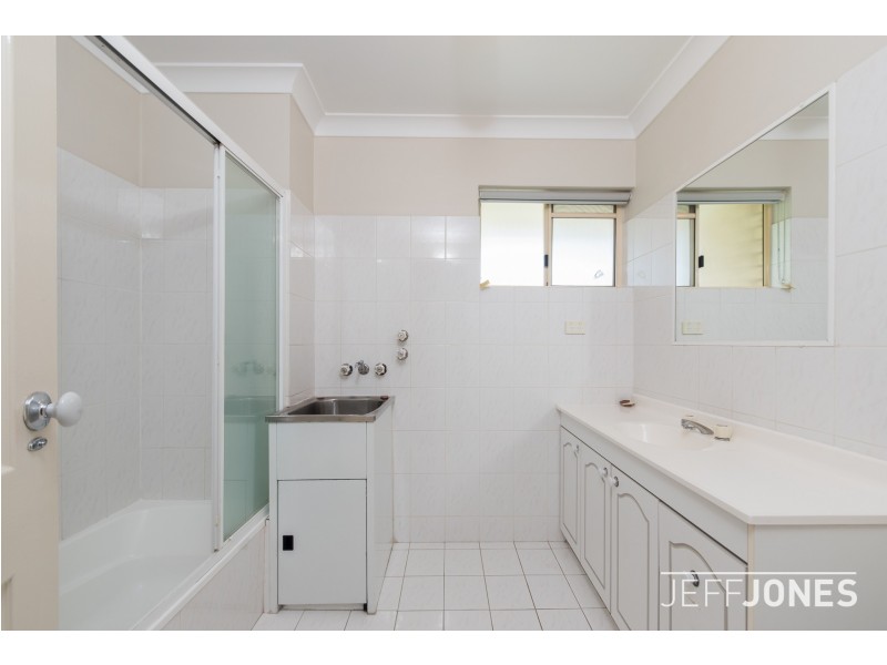 8/27 Nelson Street, Coorparoo QLD 4151