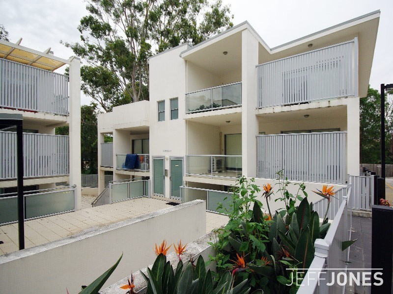 23/108 Nicholson Street, Greenslopes QLD 4120