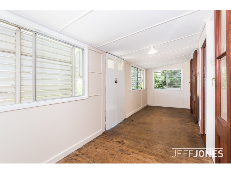 52 Peach Street, Greenslopes QLD 4120