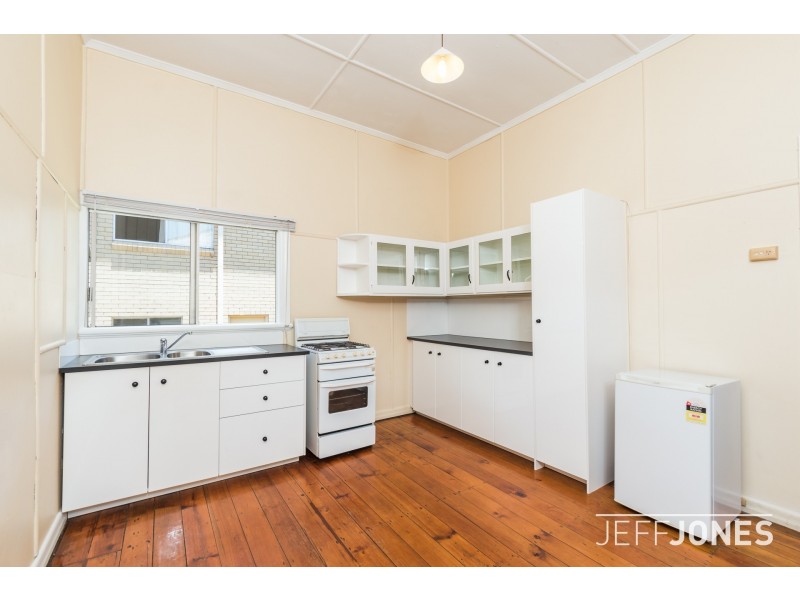 52 Peach Street, Greenslopes QLD 4120