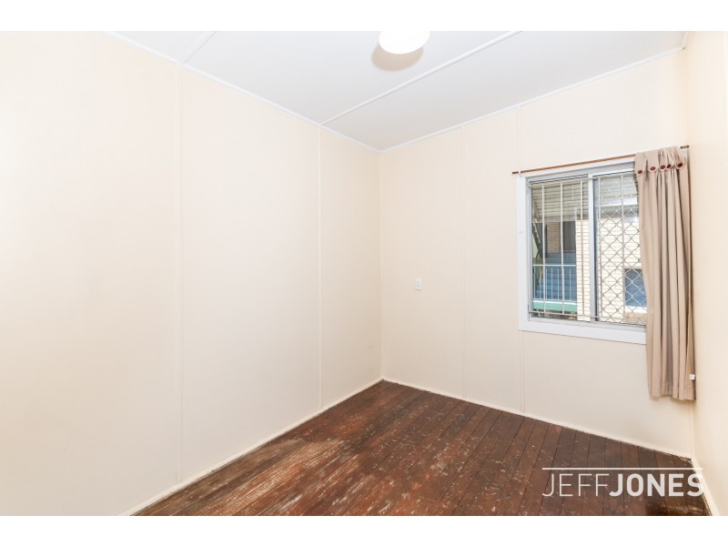 52 Peach Street, Greenslopes QLD 4120