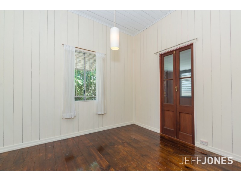 52 Peach Street, Greenslopes QLD 4120