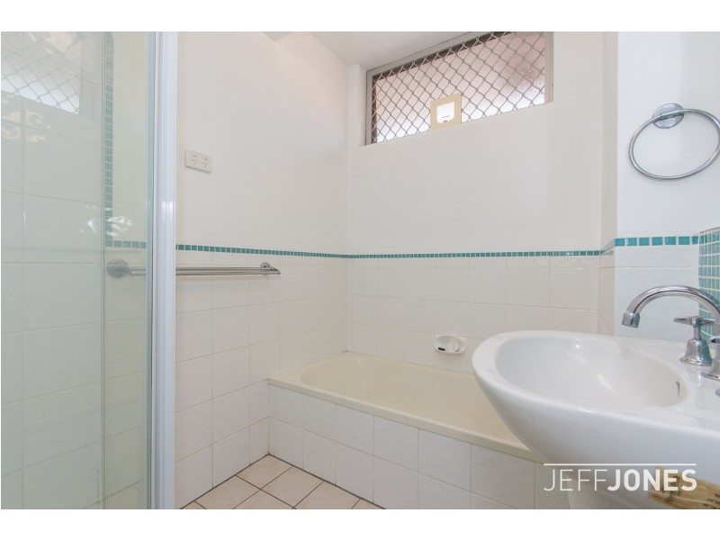 3/160 Juliette Street, Greenslopes QLD 4120
