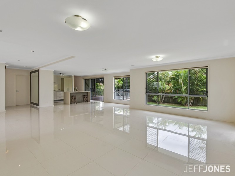 95 Ridge Street, Greenslopes QLD 4120